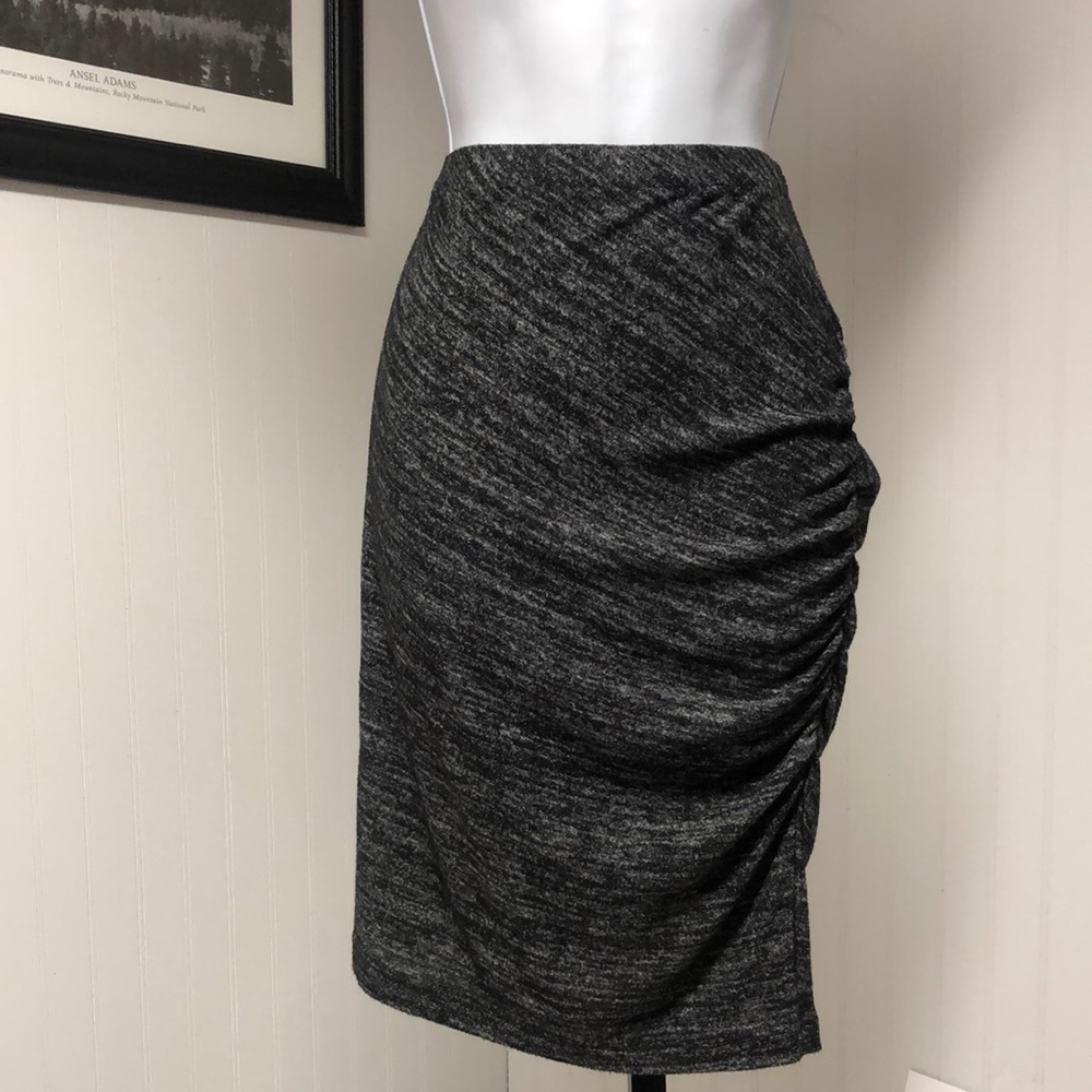 Women’s Banana Republic Charcoal Black  Knit Pencil Skirt Size M